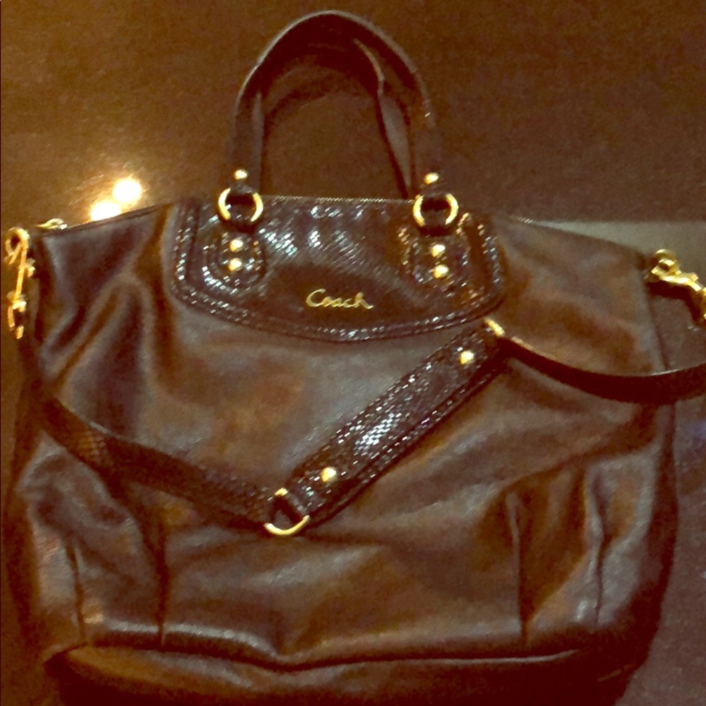 Coach Shoulder bag black leather gold hardware